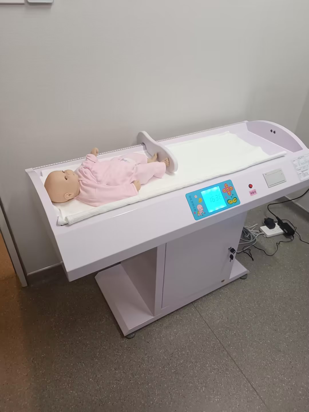 GK-W卧式婴幼儿身长体重丈量仪在莱佛士病院实现装机